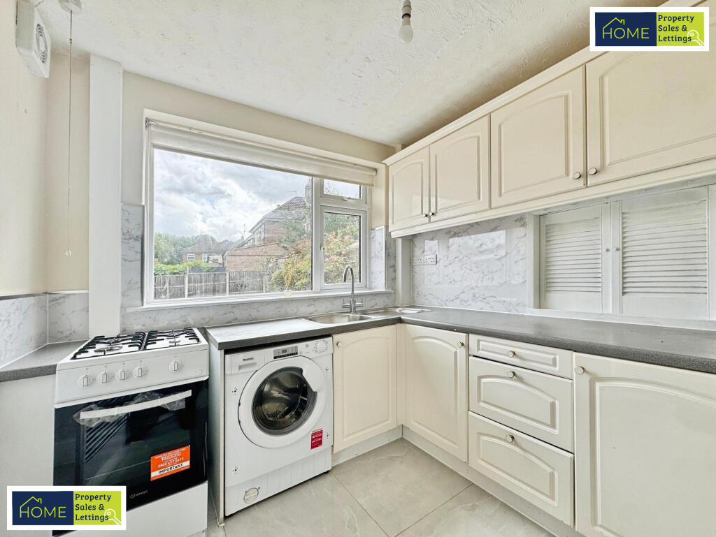 32 Skelton Drive, West Knighton, Leicester, LE2 6J