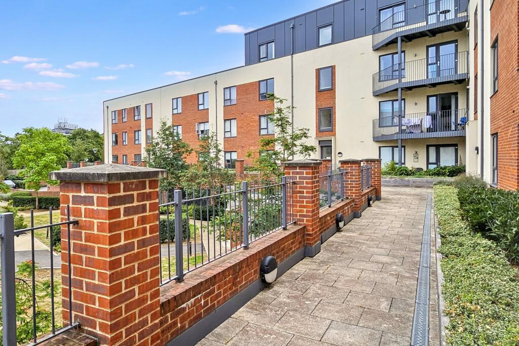 56 Suffield Lodge, Suffield Hill, High Wycombe, Buckinghamshire, HP11 2FR