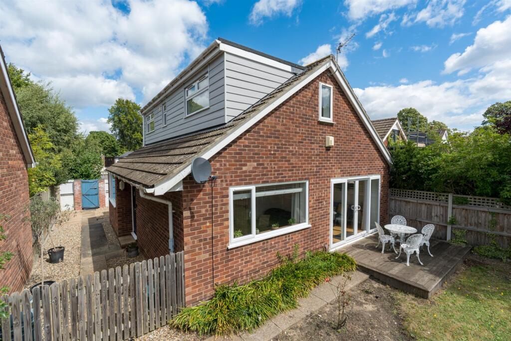 3-MeadowRiseRoad-004.jpg