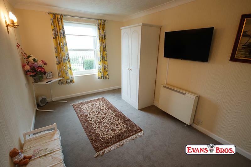 DOUBLE BEDROOM