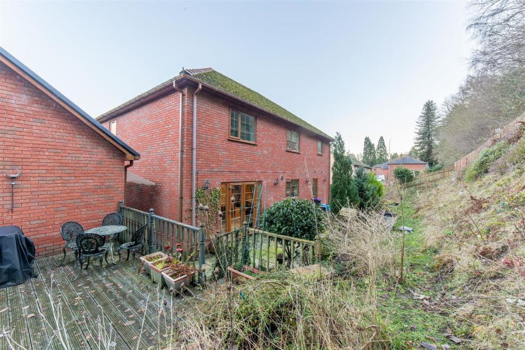 5 Snatchwood Court-35.jpg