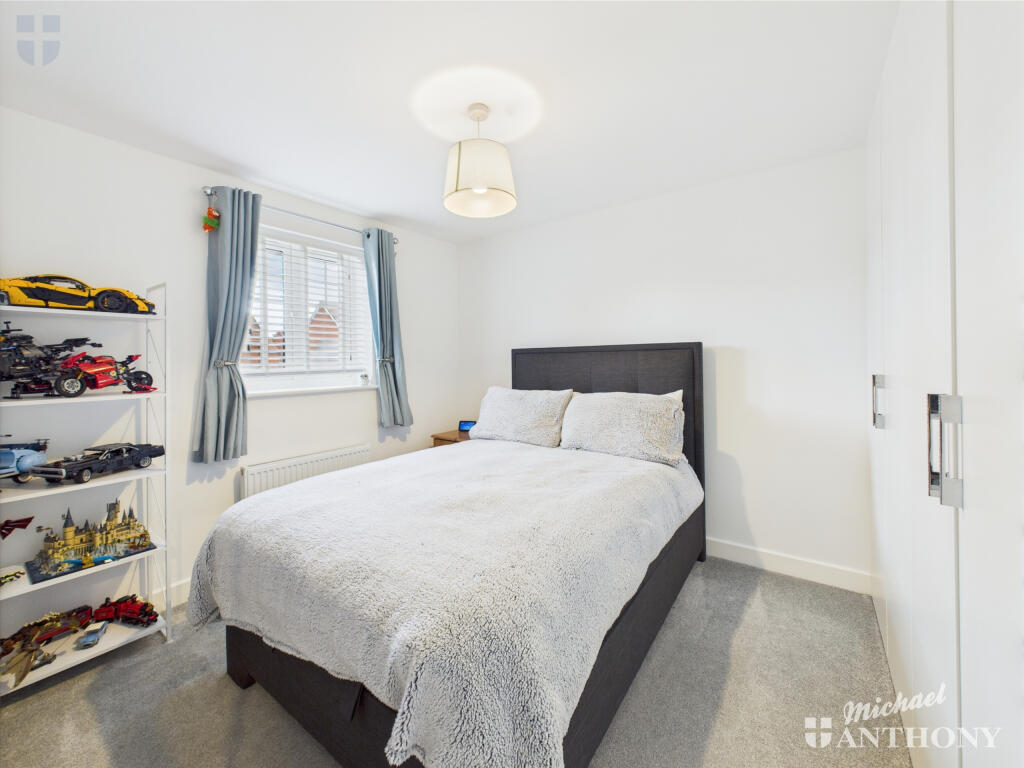 CAM03852G0-PR0297-STILL010