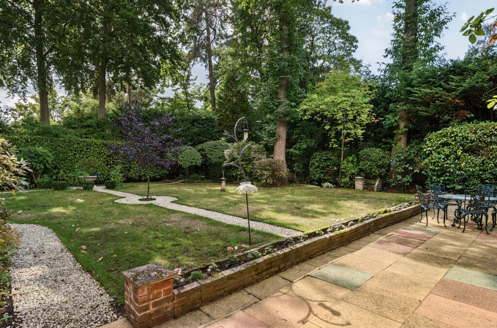 1353661-6-68c2d9f...