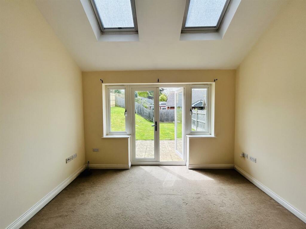 01323 438506