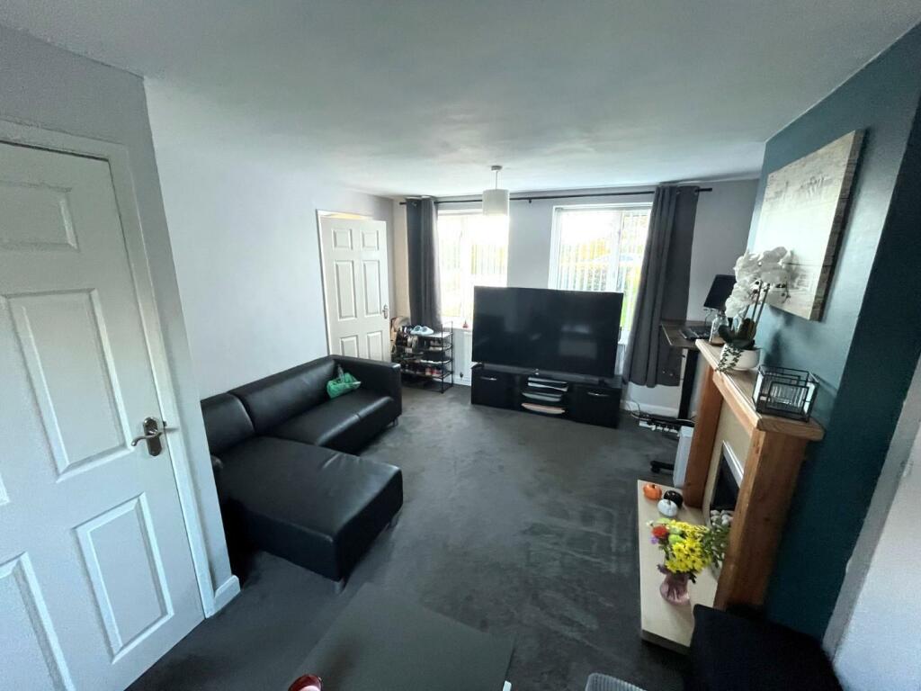 Lounge 1.jpg