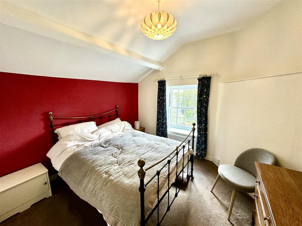 BEDROOM 4