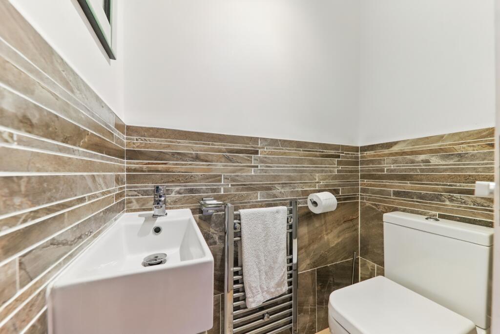 Parkhead Close - WC -EweMove Wakefield