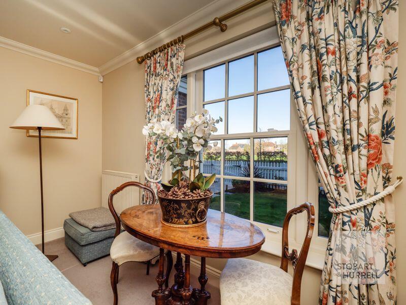 Lounge Front Outlook