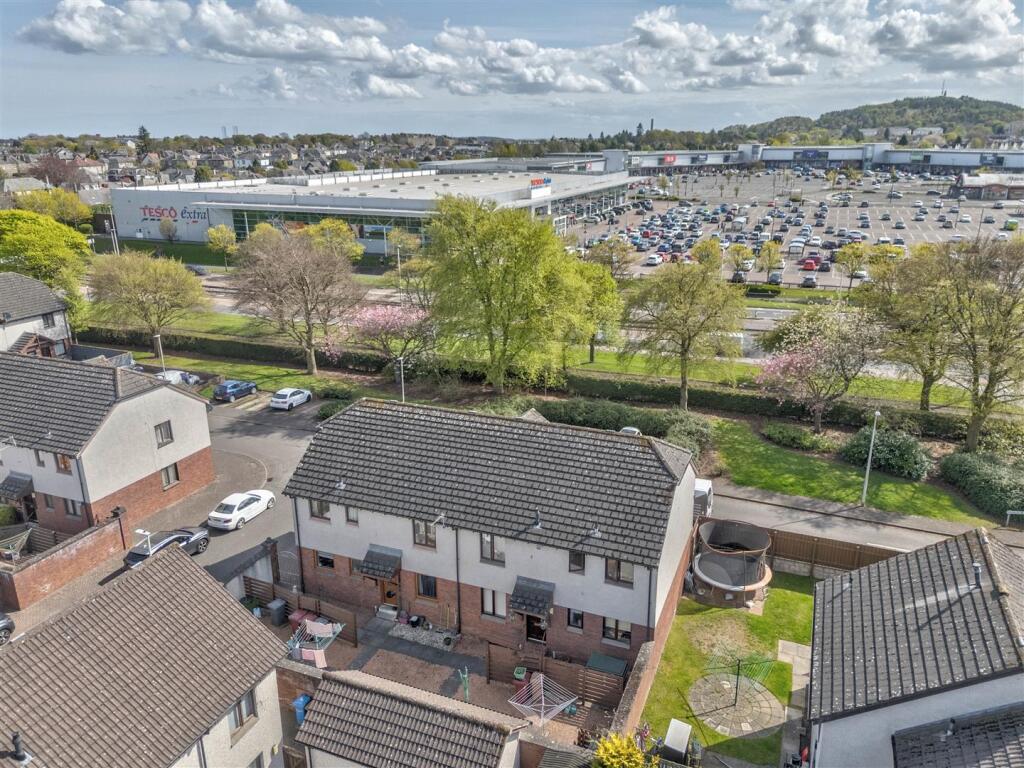 1 Charlotte Close Dundee-11.JPG