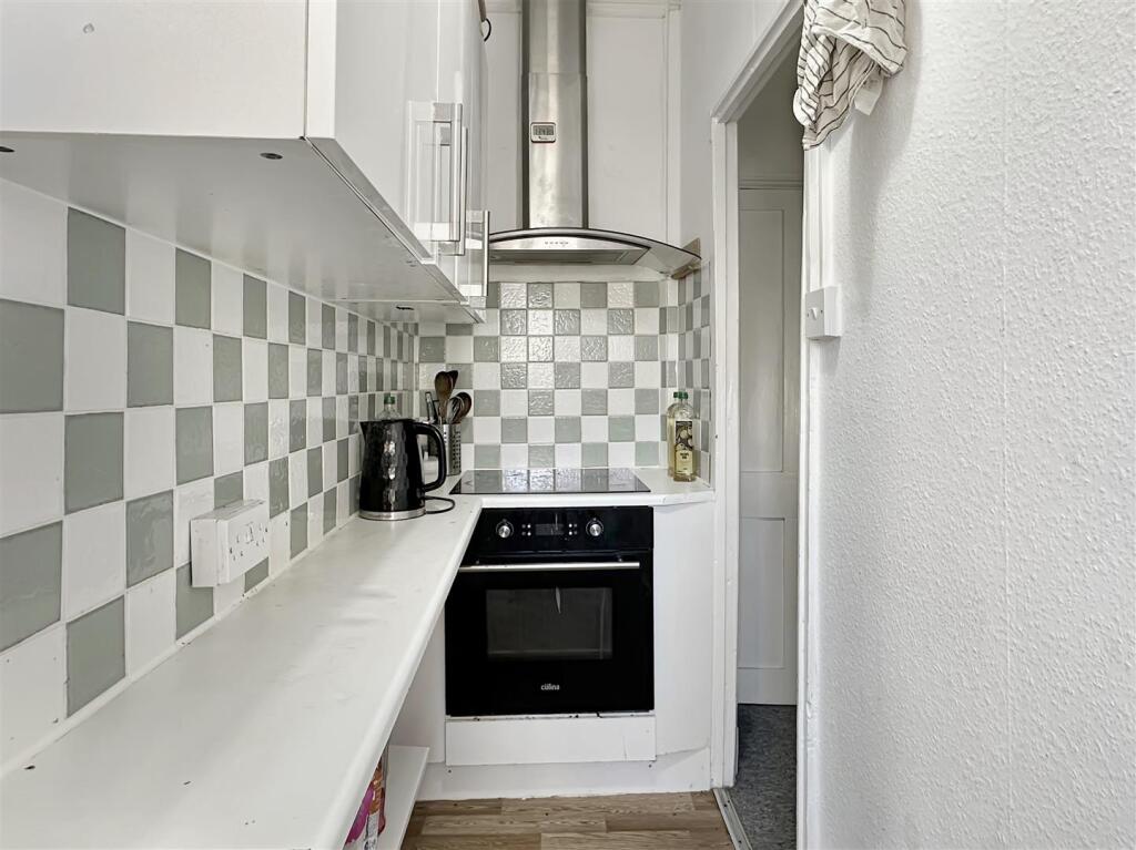 Kitchen (2)