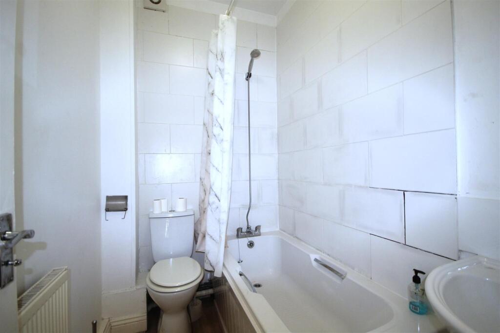 bathroom .JPG