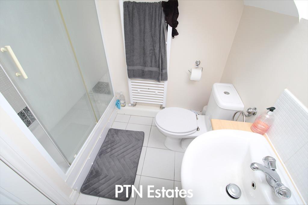 ensuite.jpg