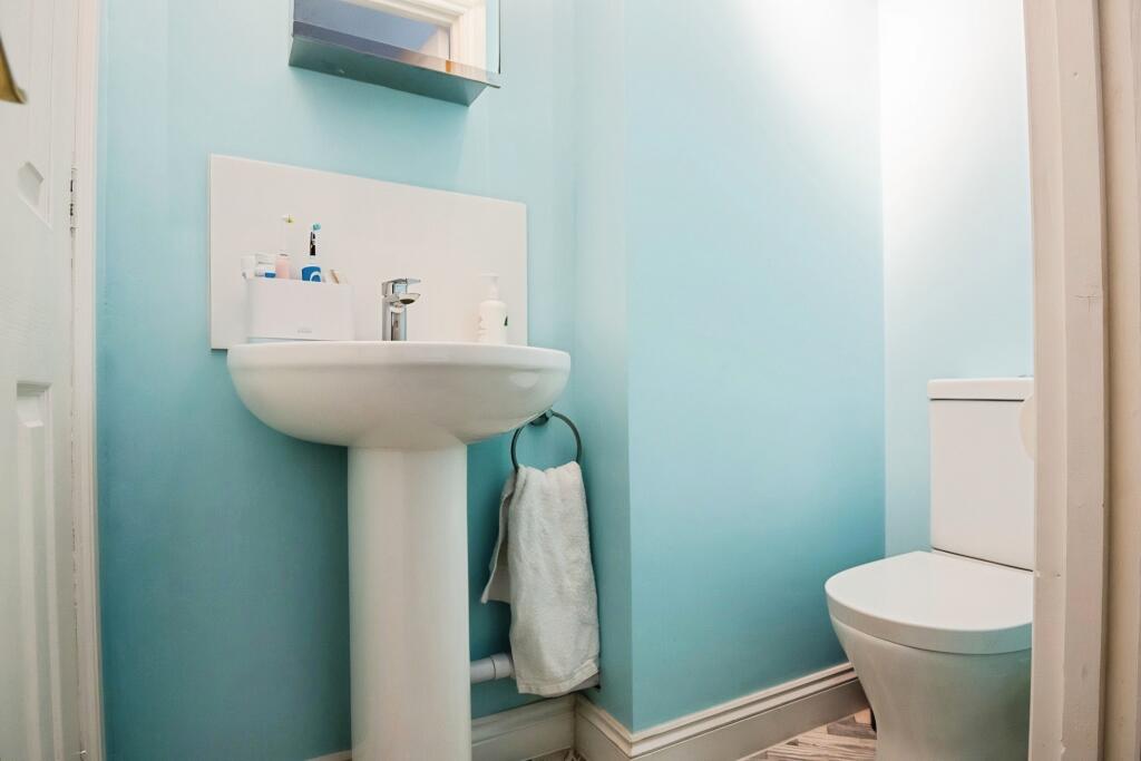 Ensuite Toilet