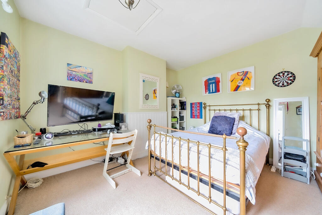 1330086-18-688b70...