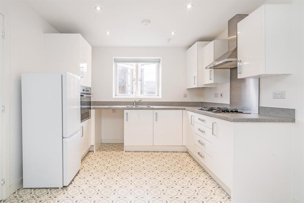 69 Newman Square_7.jpg