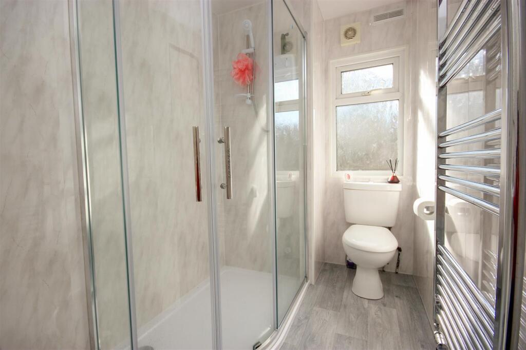 shower room..jpg