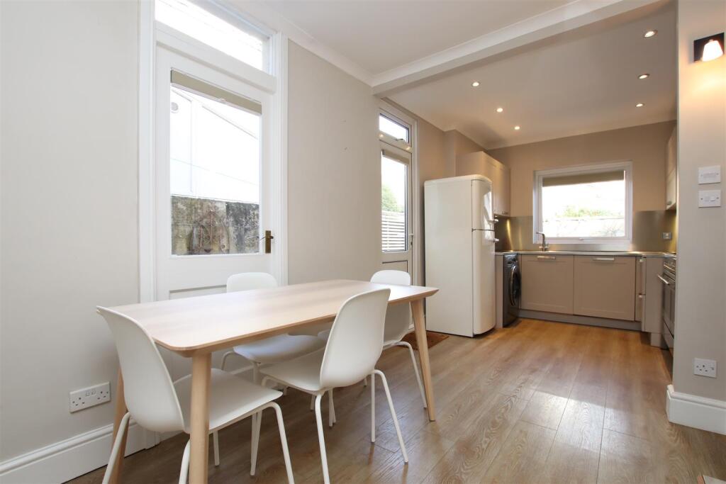Kitchen dining room.JPG