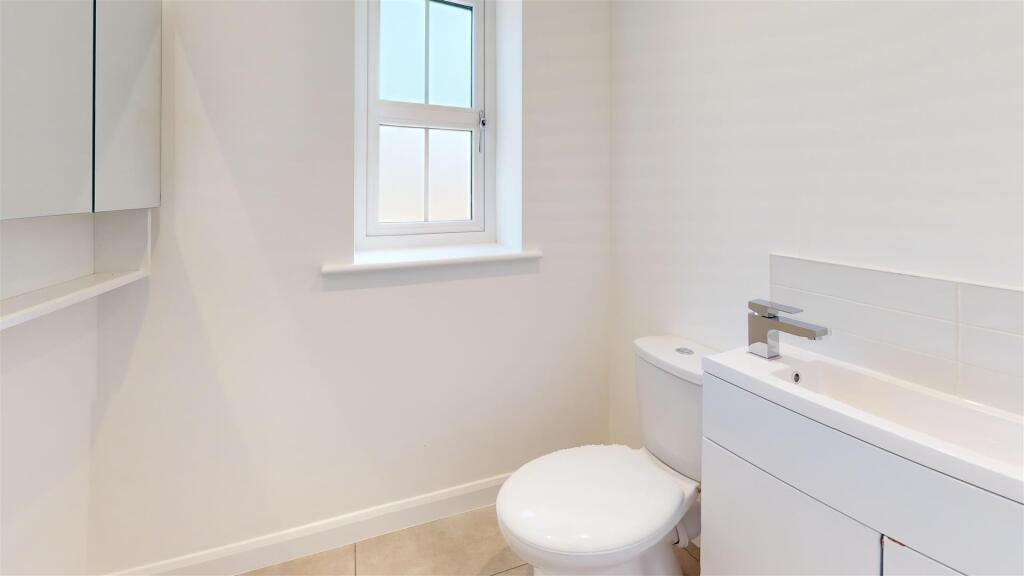 Long-Ing-Lane-Bathroom 1.jpg