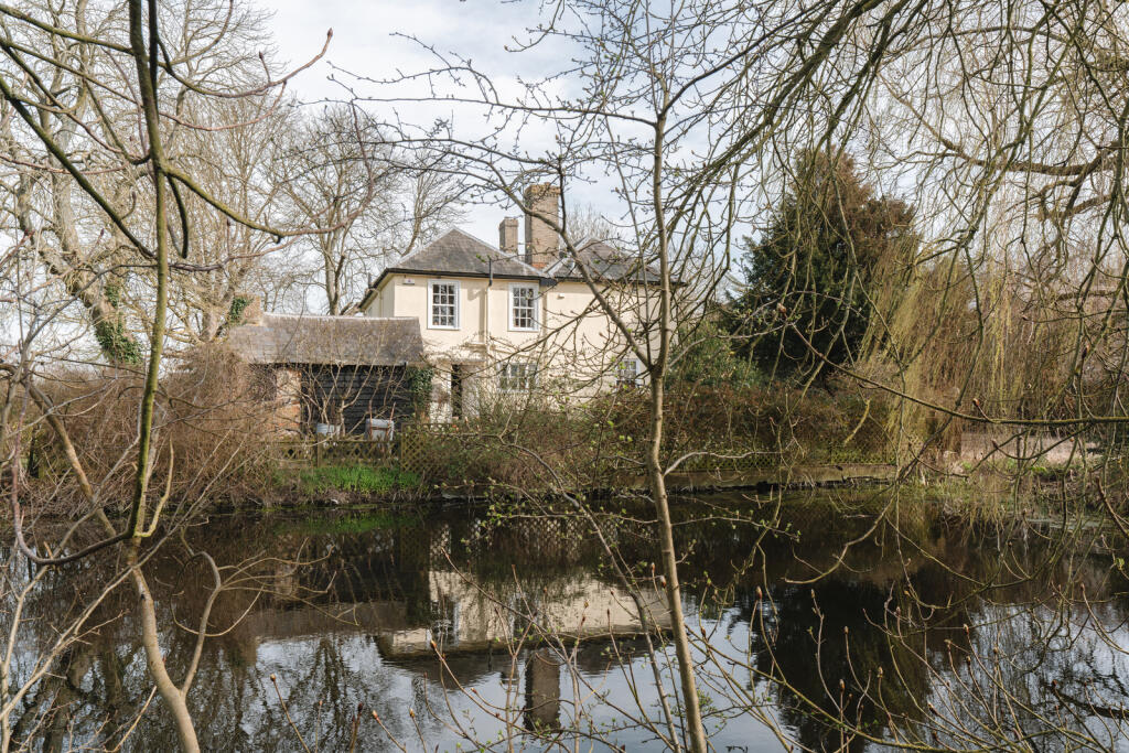 271796 - ChurchFarmHouse_Halstead_HighRes-17.jpg