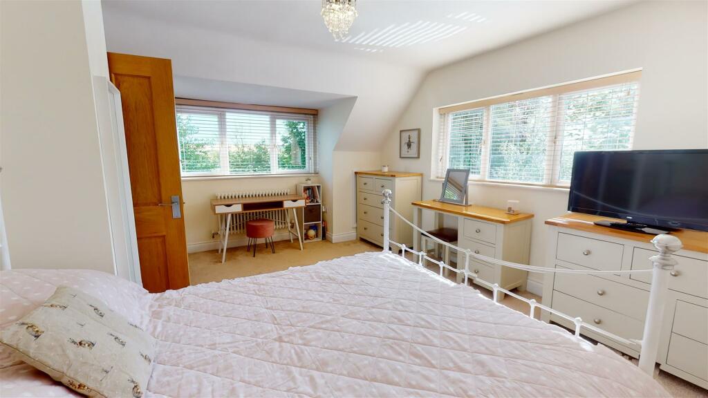 Hazel-Hill-StFlorence-Milton-Tenby-05282023_171800