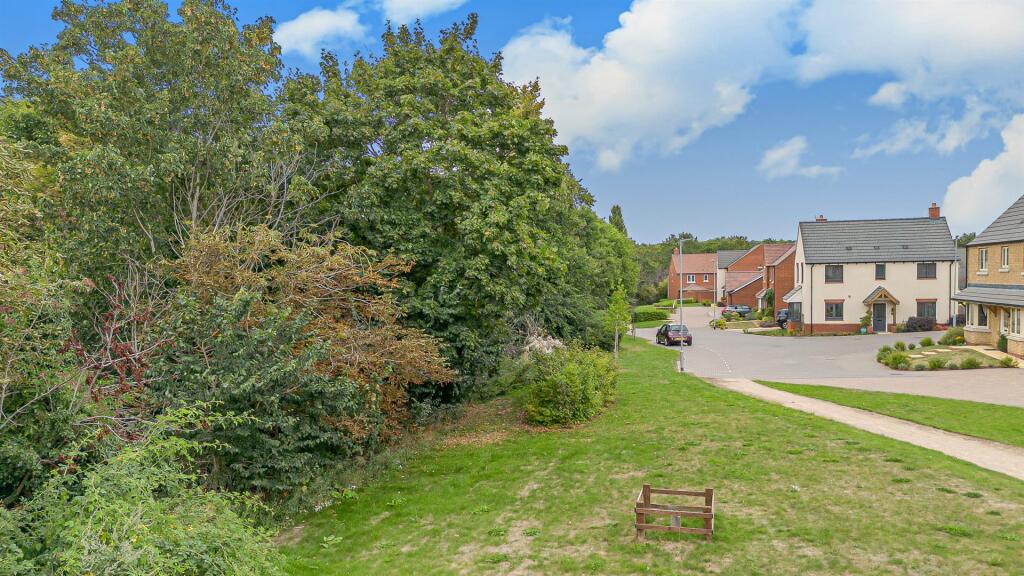 Green Space To The Front