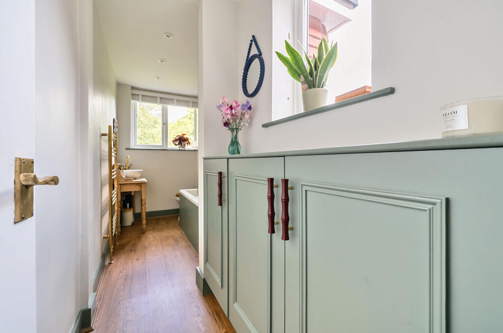 1303916-23-684866...