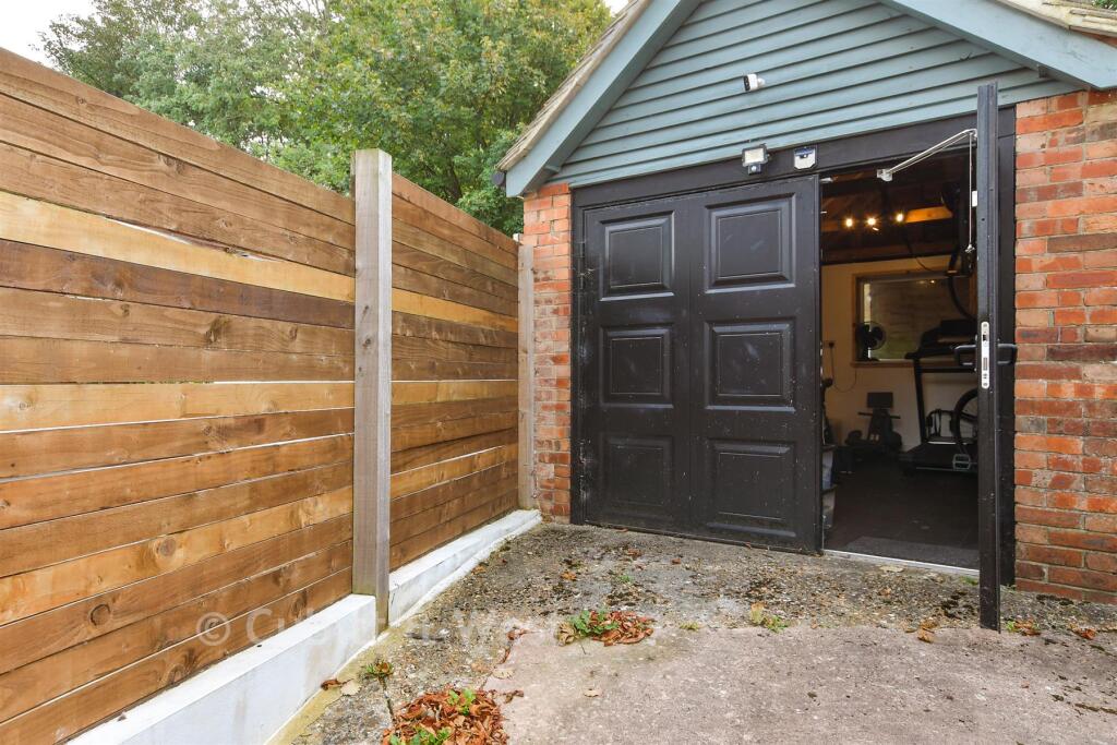 Garage