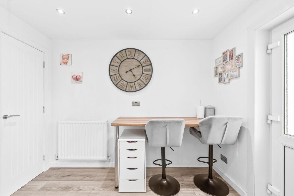 Breakfasting Kitchen