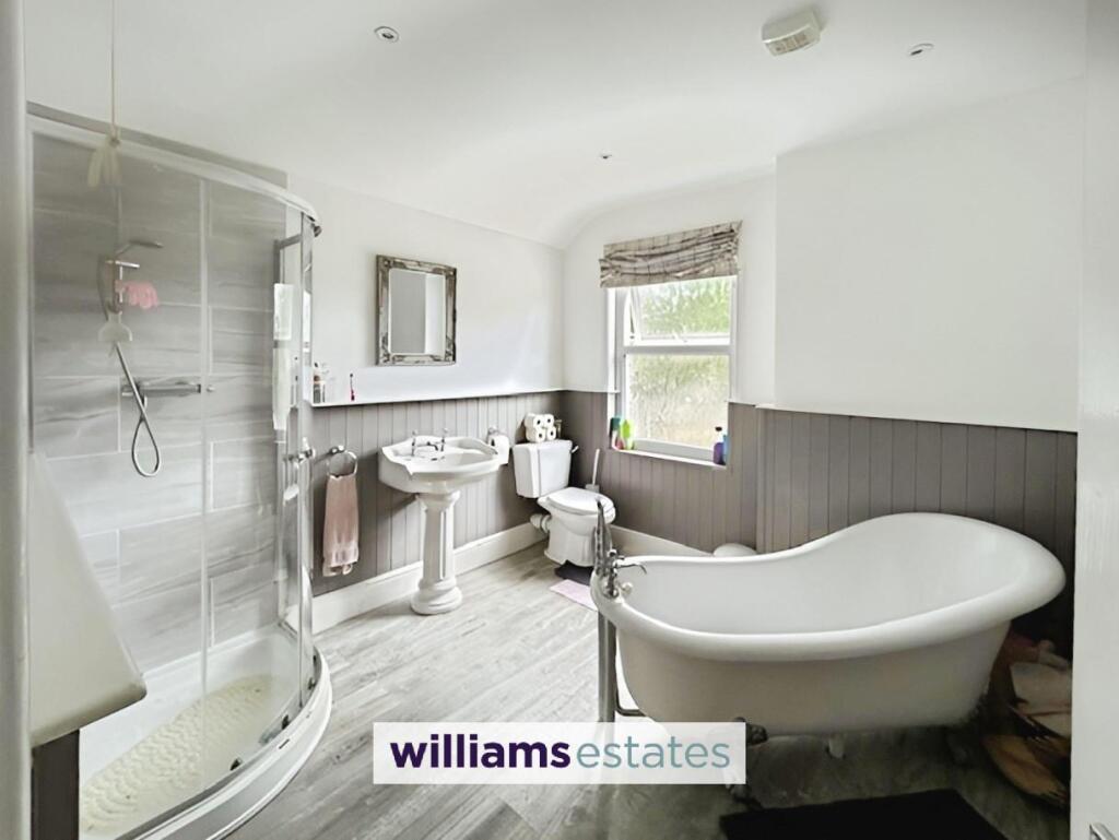 Main Bathroom