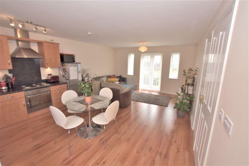 Living/dining kitchen