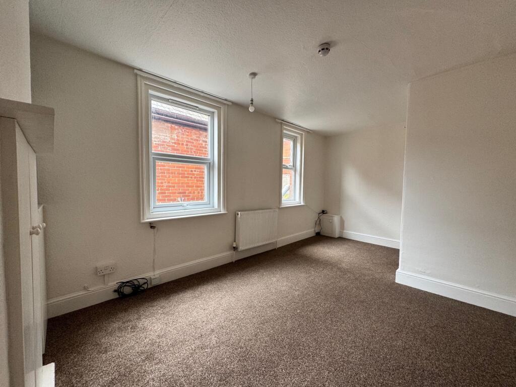 Flat 1 - Sitting / Bedroom