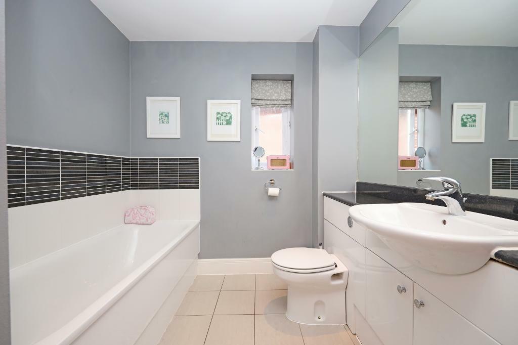 En-Suite to Master Bedroom