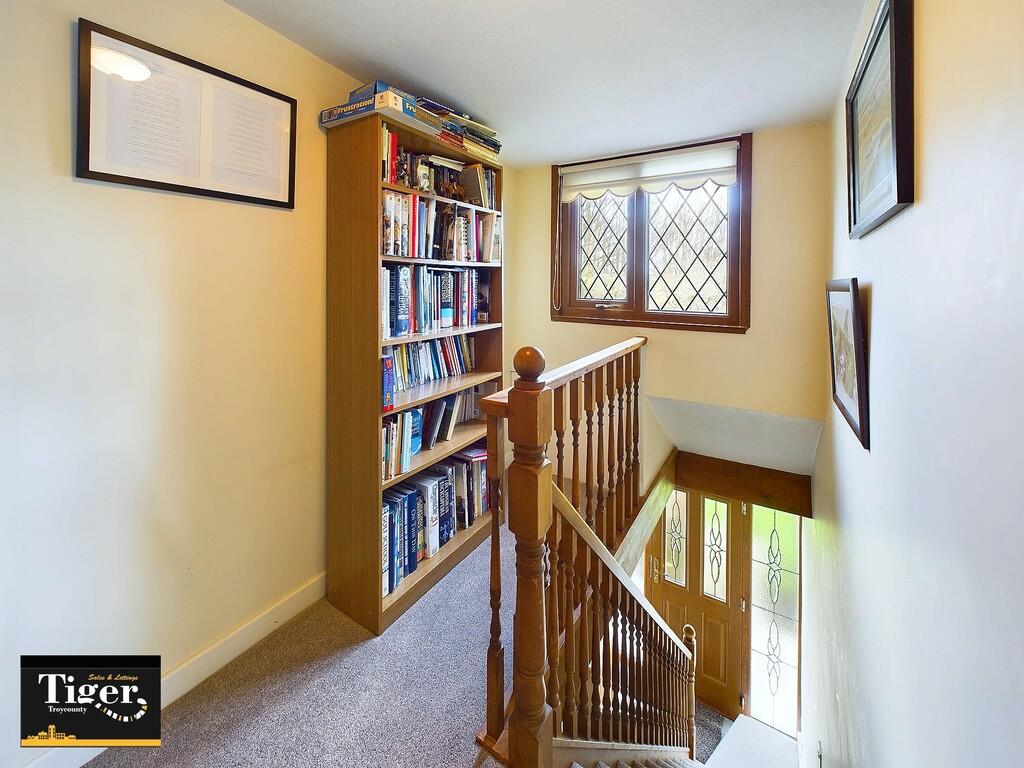 CAM02176G0-PR0427...