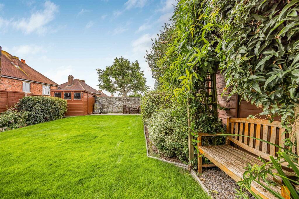 16 Southdown Road, Cosham-Small-PorticoMarketing-N