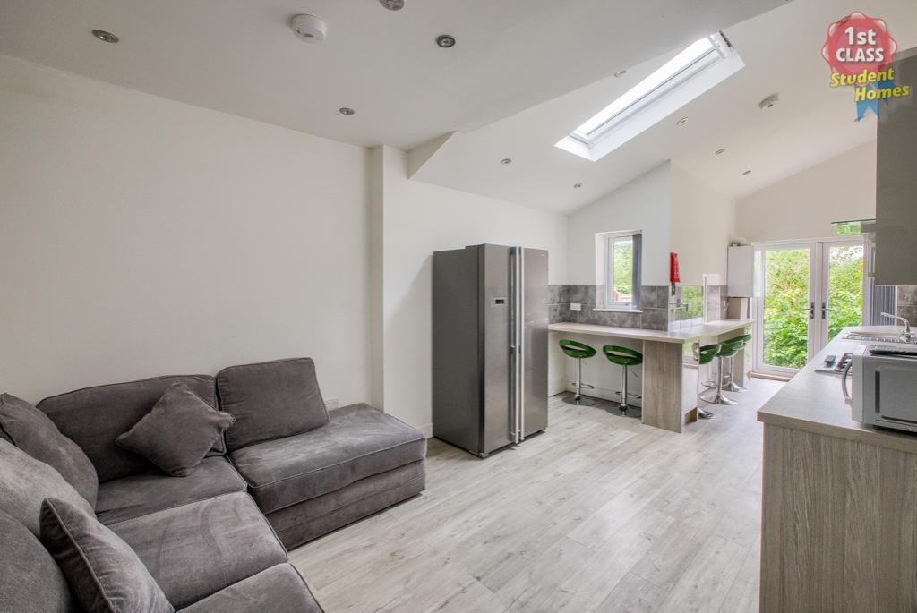 Kitchen/ Living Room