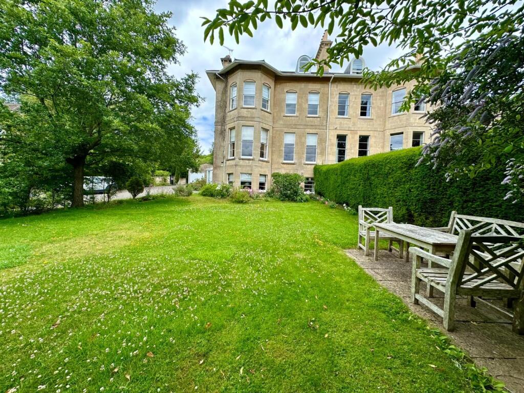 Front garden and ext