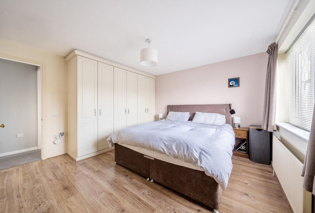 1372915-19-68fb5e...