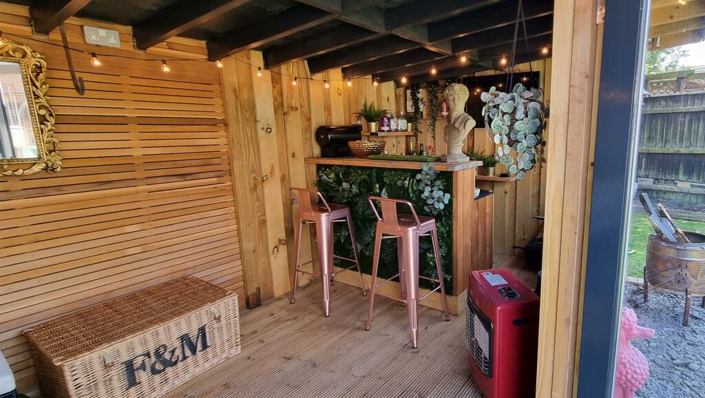 Garden/ Summer House/ Home Office