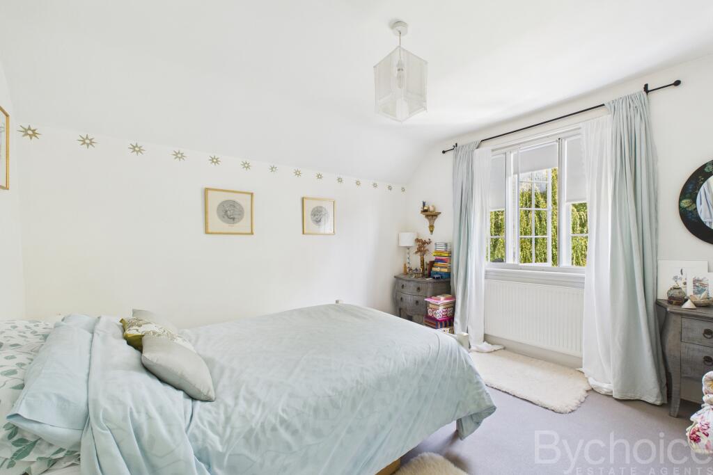 CAM05454G0-PR0042-STILL015