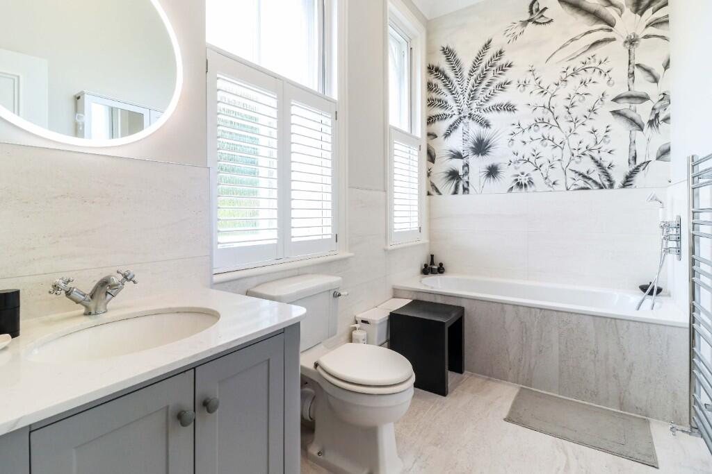 En-suite bathroom