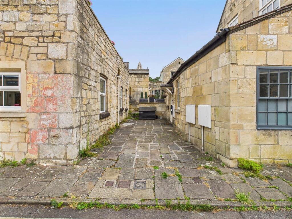 Courtyard/parking area