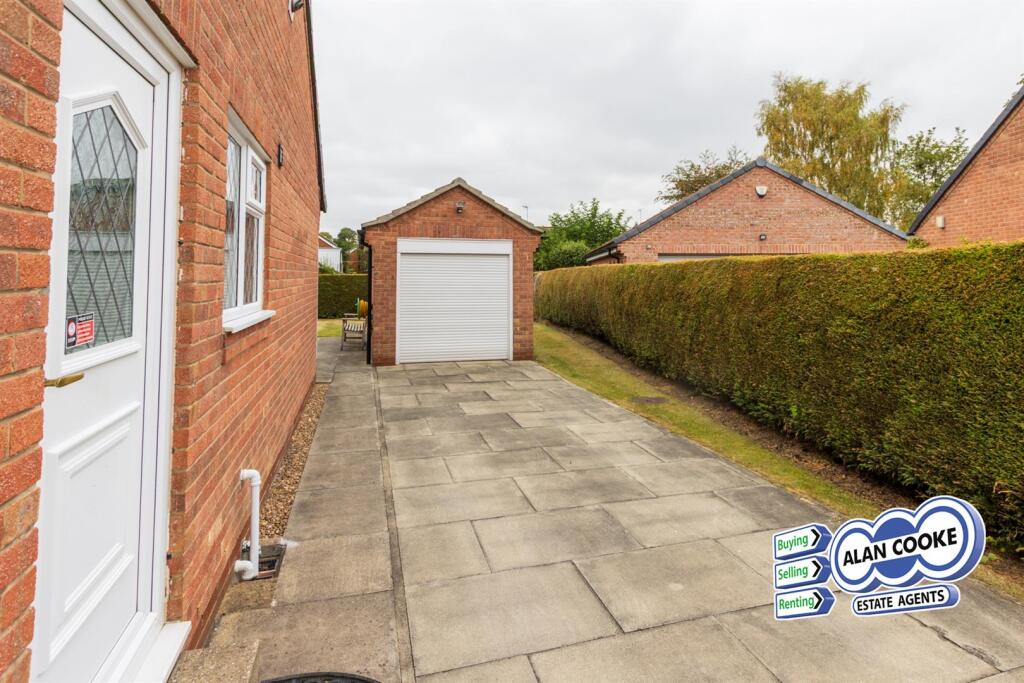 DETACHED GARAGE