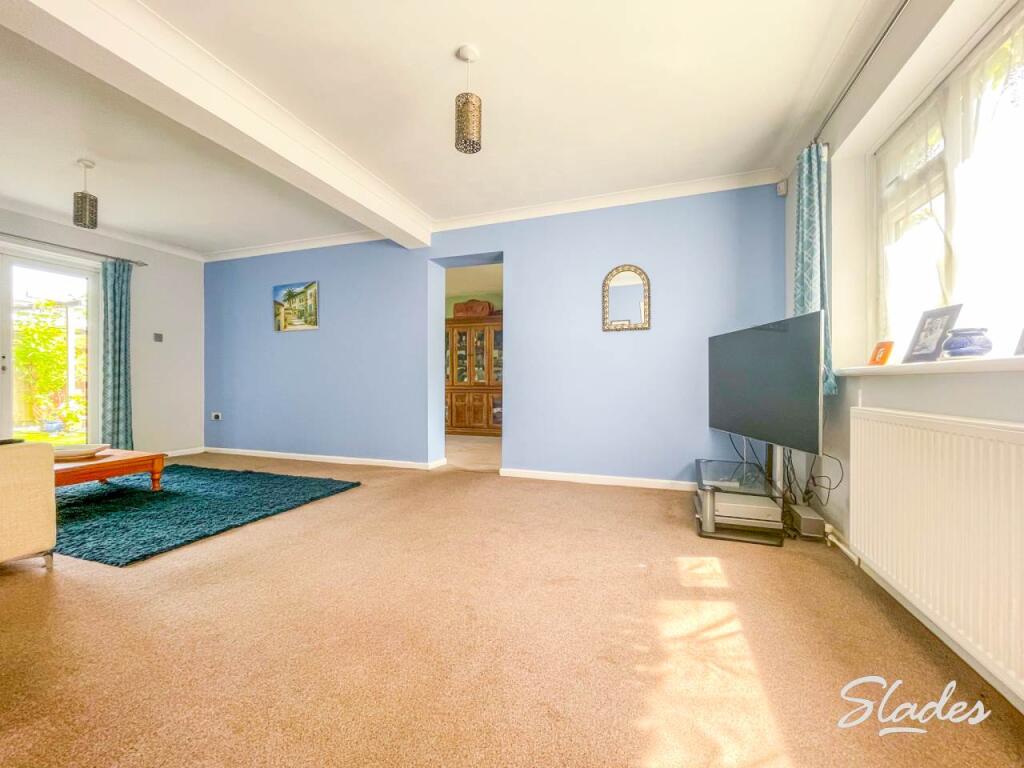 103 Meadway Lounge m