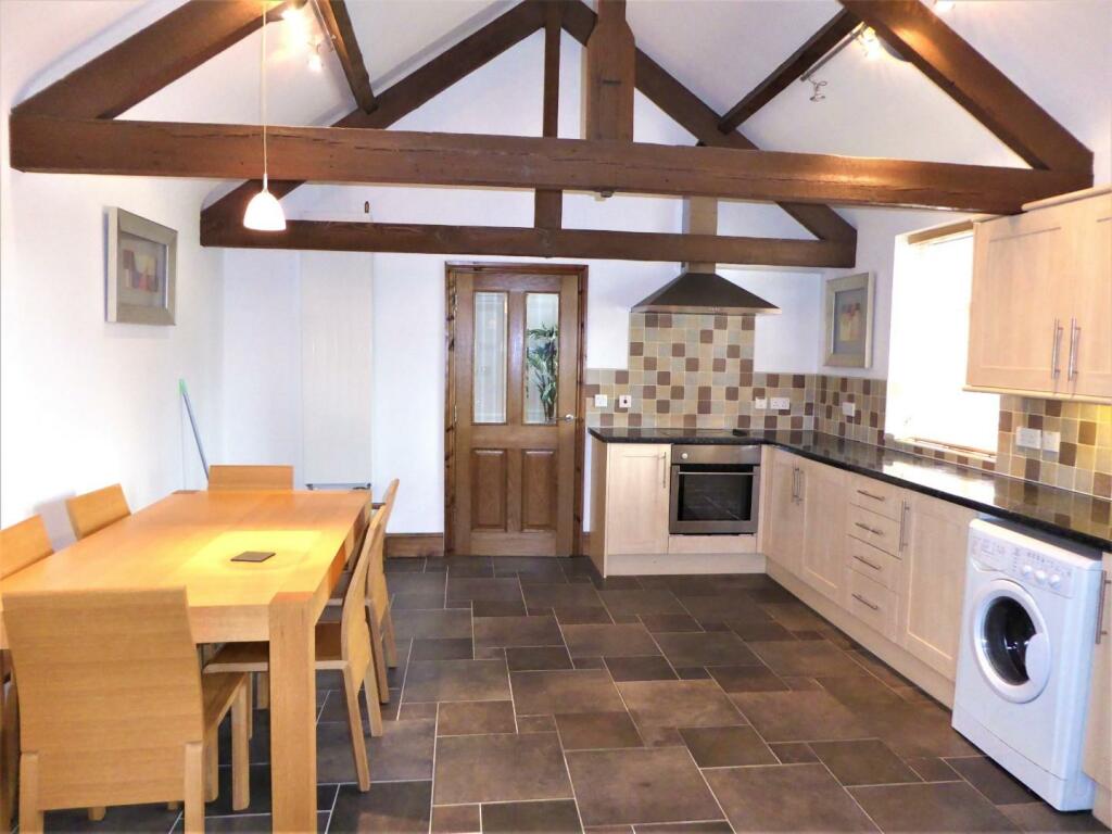 04 - Kitchen Diner.jpg