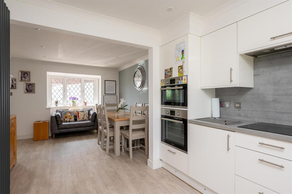 KITCHEN DINING