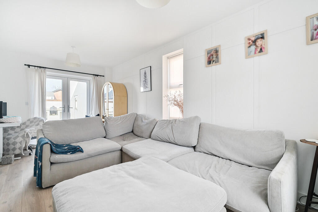 Living Room (2)