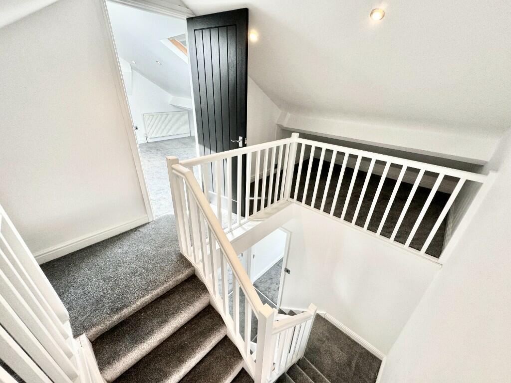 2ND FLOOR LANDING