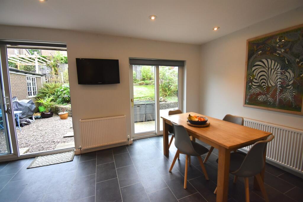 Fitted Kitchen/ Livi