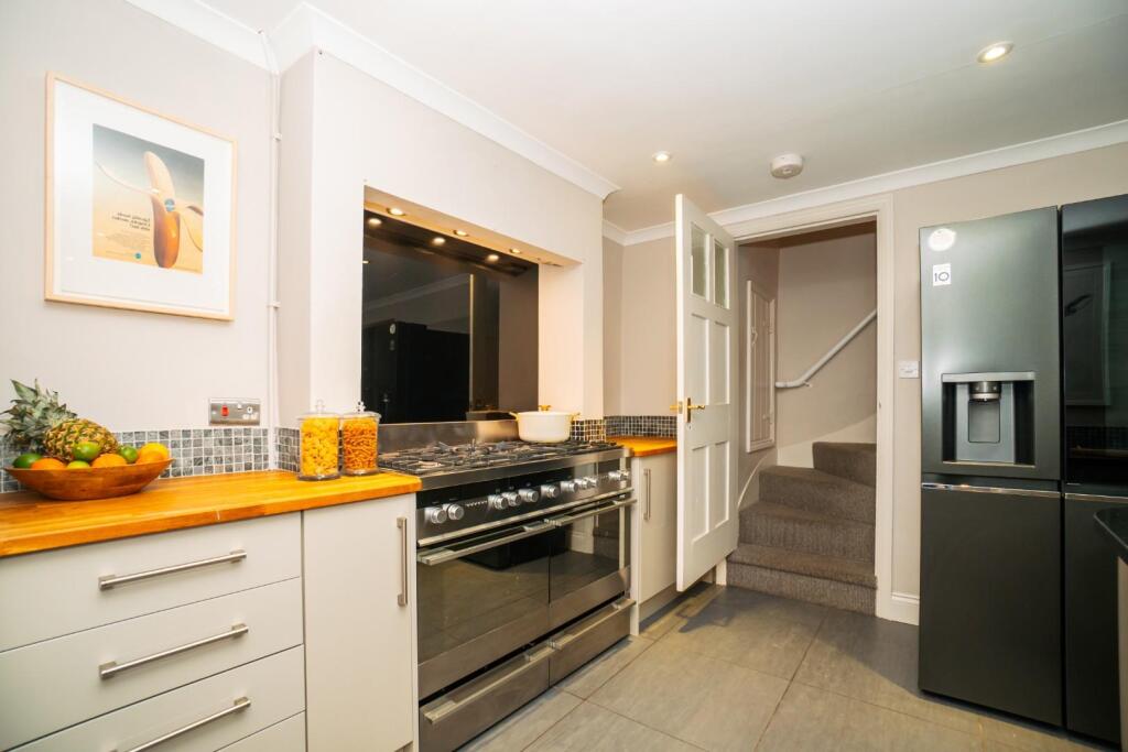 16a Garland Street [Kitchen] 04.jpg