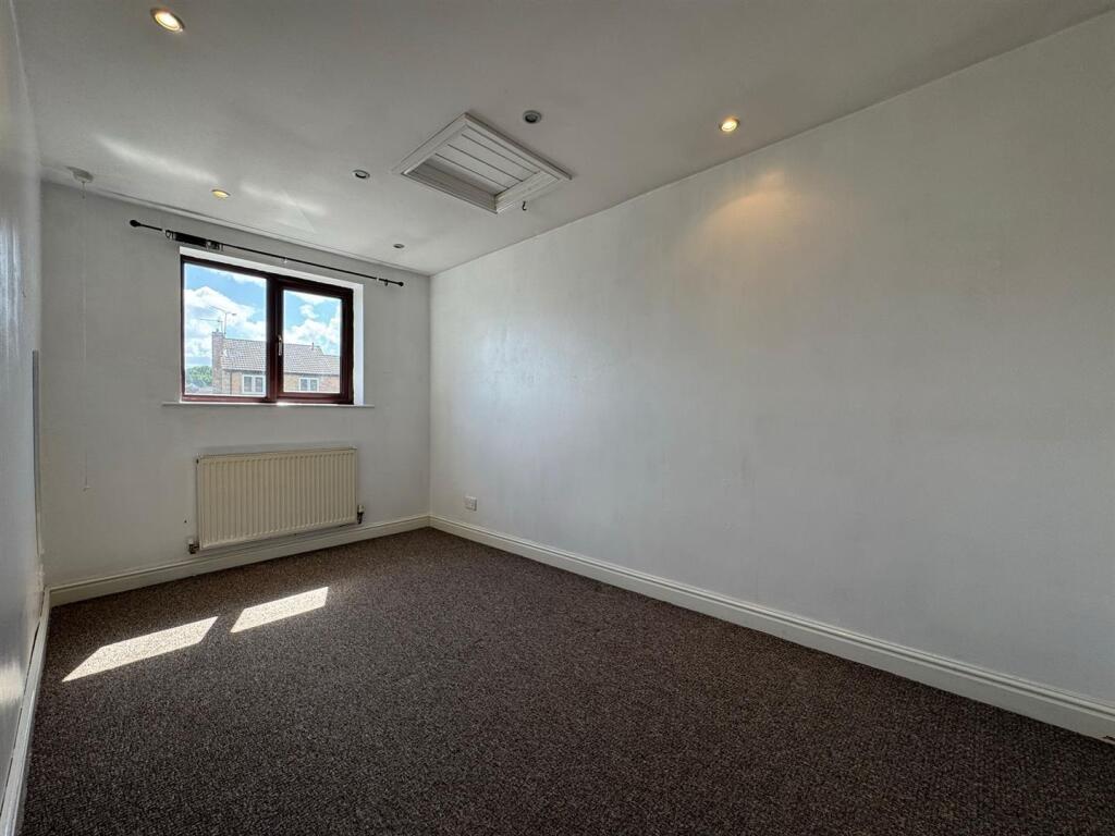 WhatsApp Image 2025-06-02 at 13.51.31 (2).jpeg